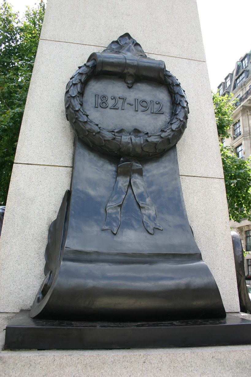 Joseph Lister's monument, London - 08.JPG